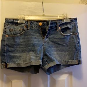 Mid-rise denim shorts 6 NWT!